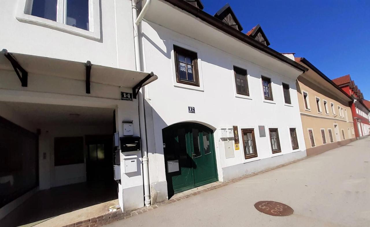 Fassbinder Klause Mit Mini-Terrasse Apartment Sankt Veit an der Glan Luaran gambar