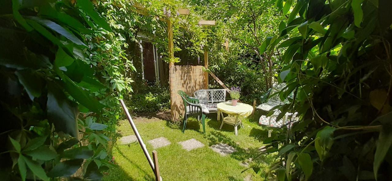 Fassbinder Klause Mit Mini-Terrasse Apartment Sankt Veit an der Glan Luaran gambar